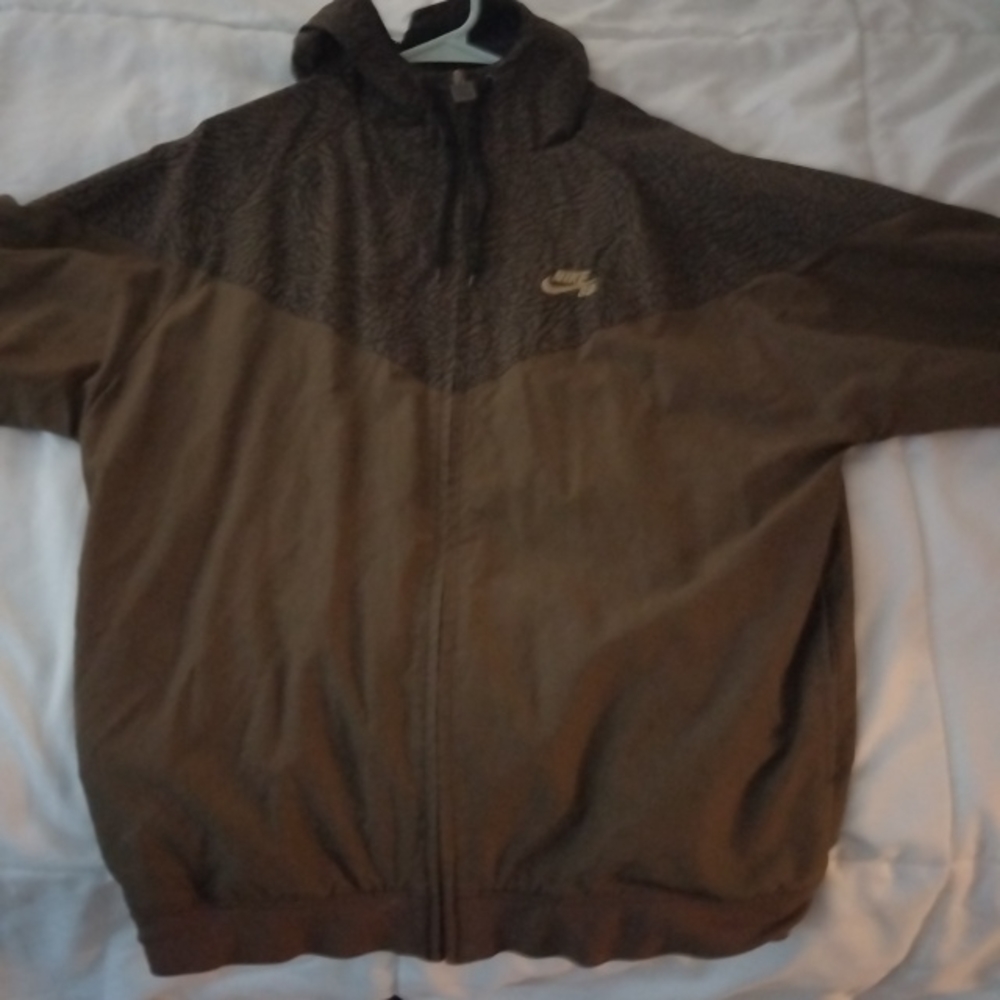 2007 Nike SB elephant print windbreaker